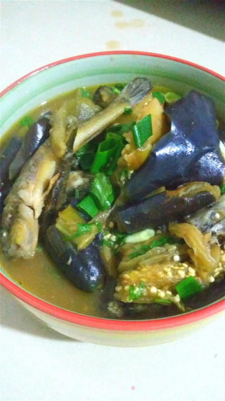 胖头鱼炖手撕茄子的做法