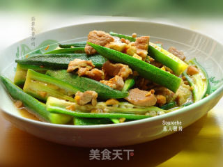 蒜蓉秋葵炒肉的做法