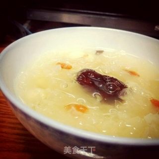 美容养颜—夏日来碗红枣莲子银耳羹 晶莹剔透—吃出你的美的做法