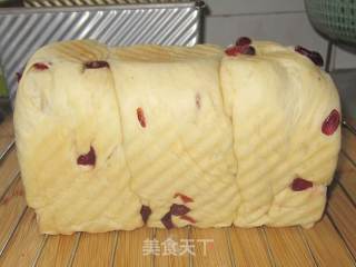 酒渍蔓越莓吐司的做法步骤：2