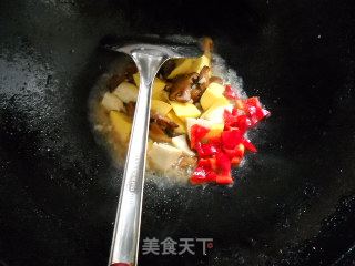 西兰花烩双色蛋的做法步骤：2