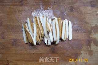 肉丝香干炒大蒜的做法步骤：6