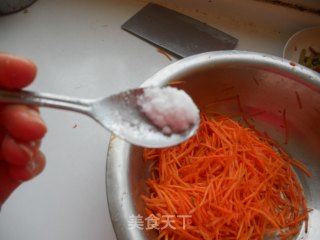 炸胡萝卜花的做法步骤：4