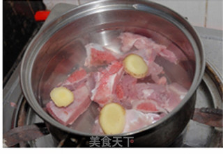 萝卜猪骨汤的做法步骤：2