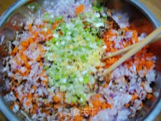 胡萝卜香菇猪肉水饺的做法步骤：4