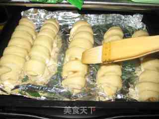 肉松毛毛虫面包的做法步骤：4