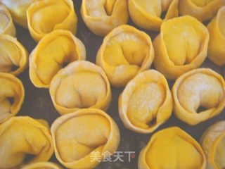 南瓜元宝黄金饺的做法步骤：2