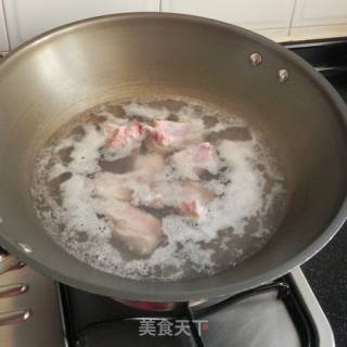 萝卜炖骨汤的做法步骤：2