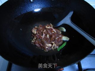 青椒肉丝面的做法步骤：2