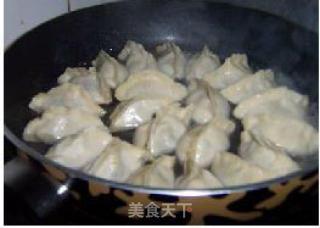 韭菜锅贴的做法步骤：3