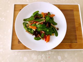 五彩腊味荷兰豆的做法