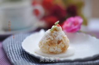 肉松饭团的做法