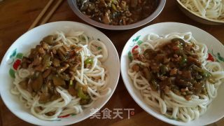 尖椒茄子肉丁打卤面的做法