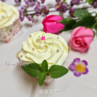 纸杯奶油蛋糕