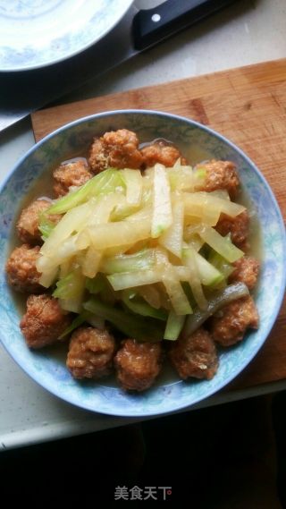 西芹冬瓜烧肉丸的做法