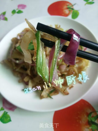 秋葵洋葱炒饼丝的做法