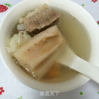 莲藕排骨汤的做法