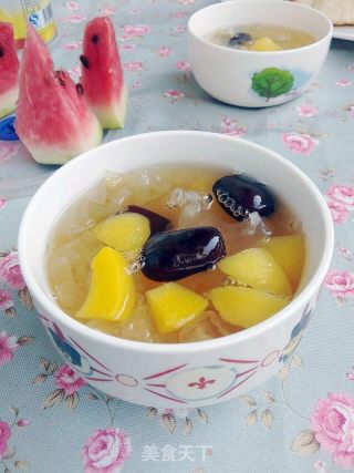 黄桃银耳汤的做法