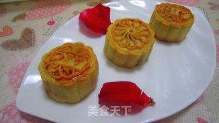 自制广式蛋黄豆沙月饼的做法