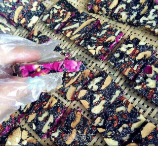 玫瑰花瓣阿胶的做法
