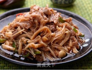 金针菇炒牛腩的做法