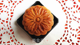 蛋黄莲蓉月饼