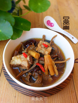 党参茶树菇排骨的做法