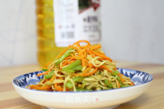 家常小炒：豆皮炒胡萝卜丝的做法
