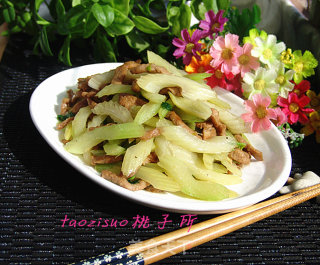 肉丝炒芹菜的做法
