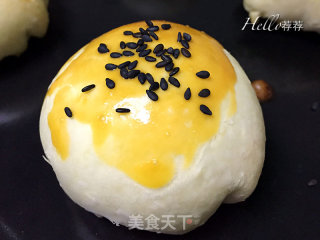 酥脆不油腻的“蛋黄酥”的做法