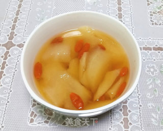 冰糖枸杞炖雪梨的做法