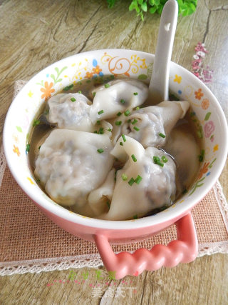 笋干木耳鲜肉馄饨的做法
