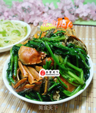 菠菜炒毛蟹的做法