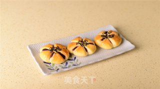 花朵豆沙面包的做法