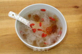 木糖醇桃胶银耳皂角米汤的做法
