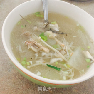 鲜美鱼头冬瓜汤的做法