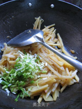 醋溜土豆丝的做法步骤：2