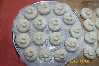 芹菜鲜肉中餐包的做法步骤：7