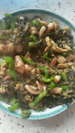 咸菜炒鱿鱼的做法