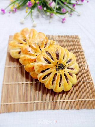 豆沙菊花面包的做法