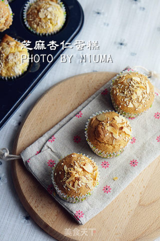 芝麻杏仁蛋糕的做法