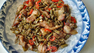 卜豆角炒五花肉的做法