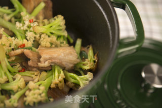 干锅花菜一厨作铸铁锅版的做法