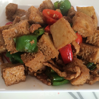 肉丝炒烤麦麸的做法