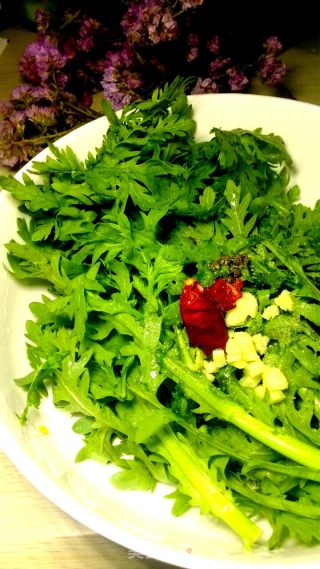 清新刮油快手菜——麻油淋茼蒿