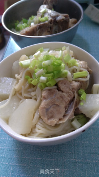 萝卜排骨面的做法