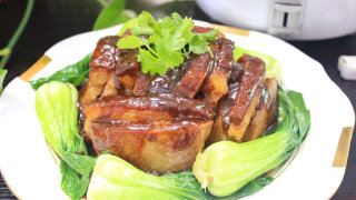 【中国八大菜系】粤菜系列之香芋扣肉的做法