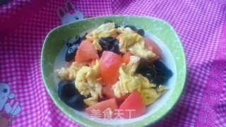 西红柿木耳炒鸡蛋的做法