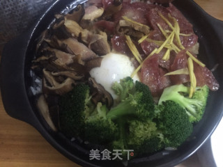 广式腊肠煲仔饭的做法