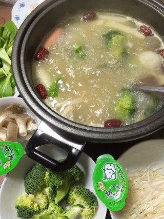 浓汤菌菇火锅的做法